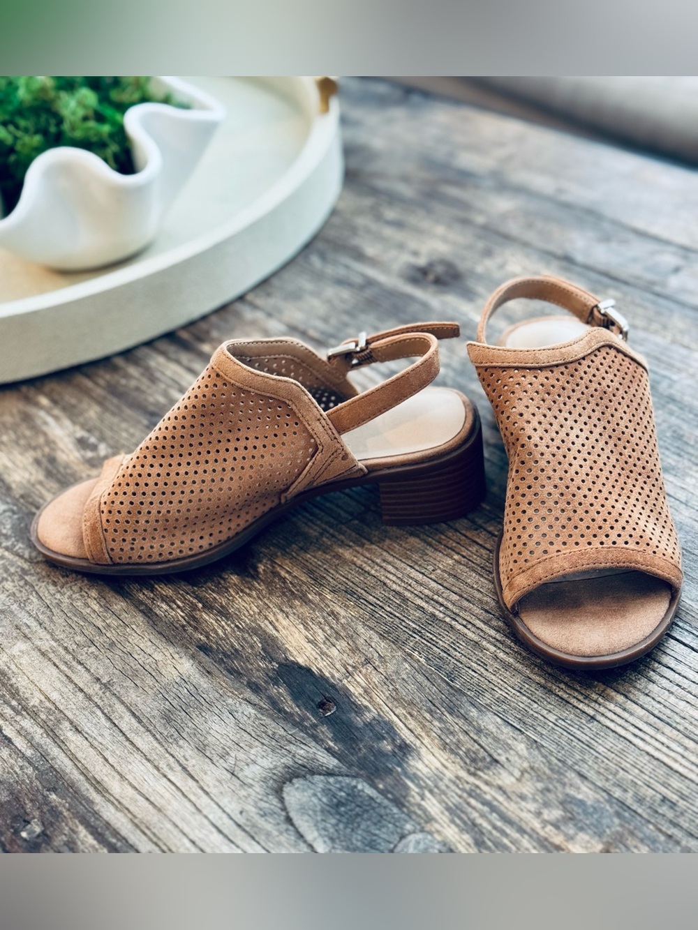 Copper Key Girls Tan Perforated Peep Toe Block Heel Sandals Size 1